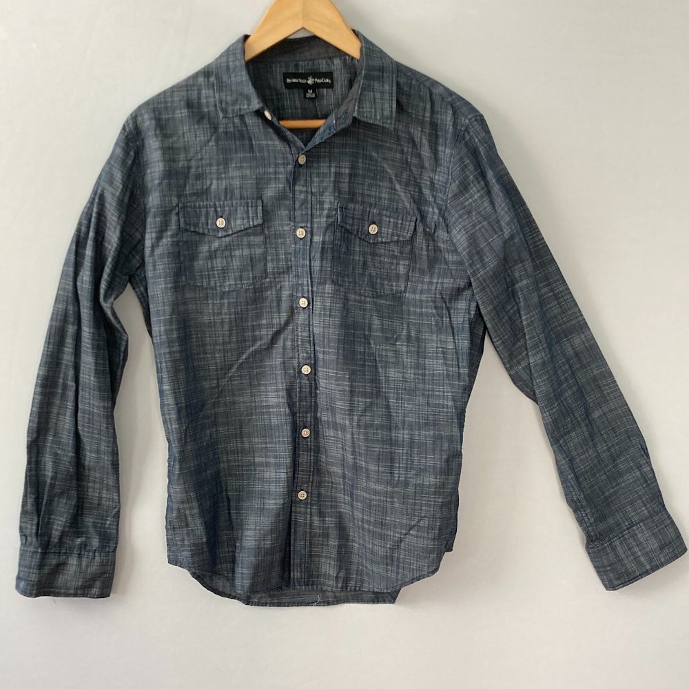 Beverly Hills Polo Club Men's Button Down Size Medium